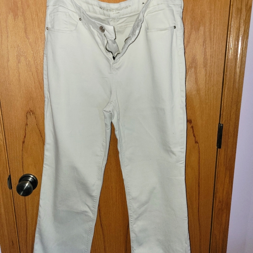 Cream So Lifting Straight Leg Jeans